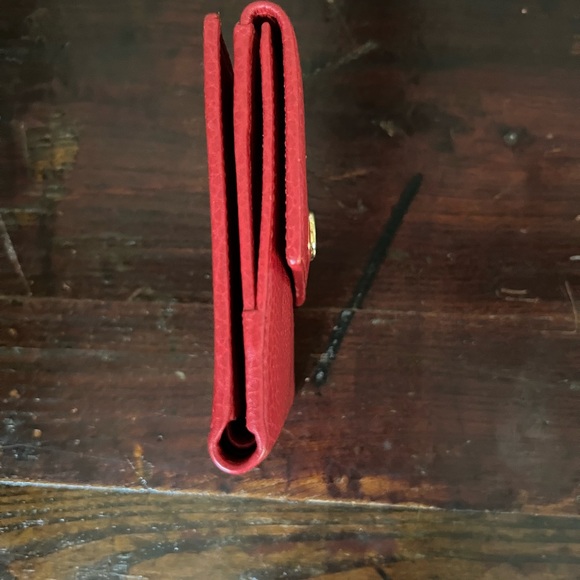 Gucci GG Compact Wallet in Red Grain Leather 456122 496334 MINT Condition - Picture 9 of 11